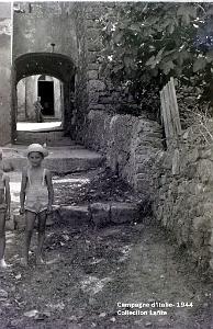 CAMPAGNE D ITALIE 1944 SAN GIMINIANO  (1)